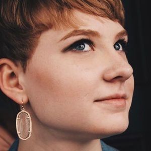 Meet your Posher, Madeline